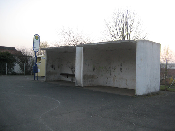 IMG_1939-Busstation 600 IMG_1939-Busstation 600